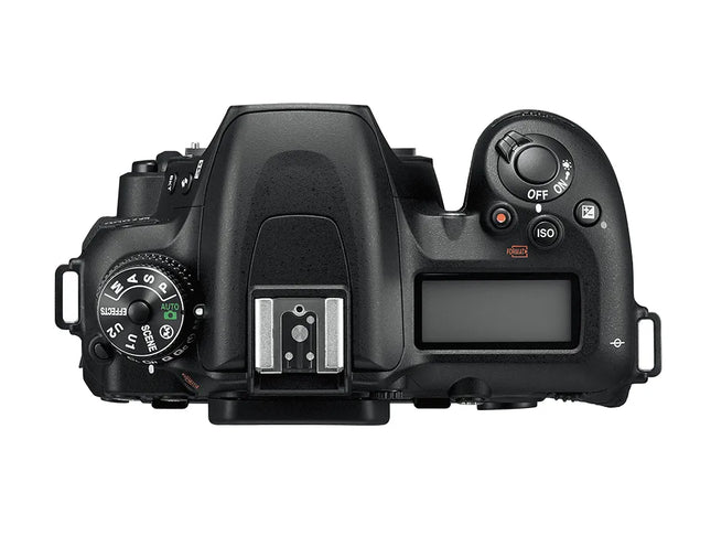 Nikon 7500 con 18-140mm ED VR