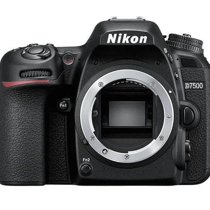 Nikon 7500 con 18-140mm ED VR