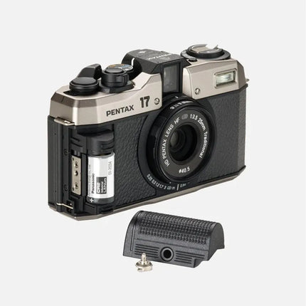 Pentax 17 – Cámara compacta de película medio formato